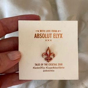 ABSOLUT ELYX Fleur De Lis Pin